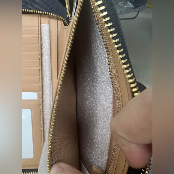 New Black Tory Burch Wallet - Picture 8 of 9